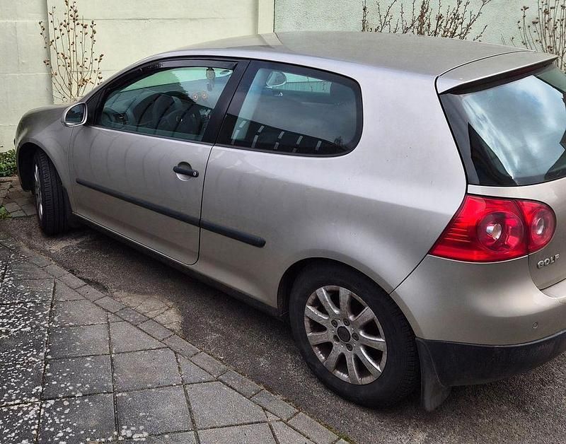 Gebraucht VW Golf IV 116 PS (85 kW) 2004 Gold Limousine