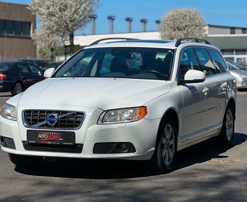 Weiß Gebraucht 2013 Volvo V70 Pro Kombi | 12.990 € (Fairer Preis) - Bild 1/4