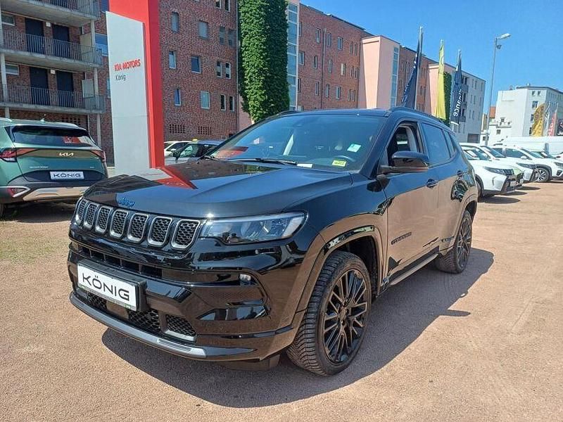 Solid black (5ck) Gebraucht 2022 Jeep Compass SUV | 21.399 € (Guter Preis) - Bild 1/4
