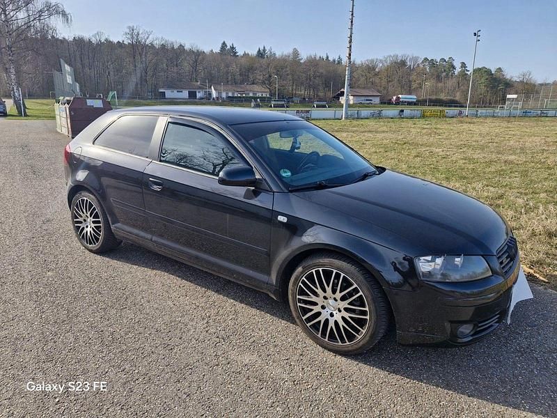 Gebraucht Audi A3 Sport 105 PS (77 kW) 2004 Schwarz Kleinwagen