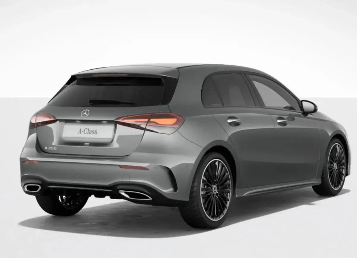 Neu Mercedes A200 AMG line 163 PS (119 kW) 2026 Mountaingrau metallic Limousine