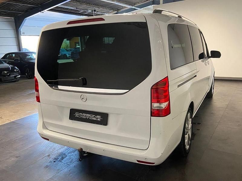 Gebraucht Mercedes V220 Edition 163 PS (119 kW) 2015 Weiß Van / Kleinbus