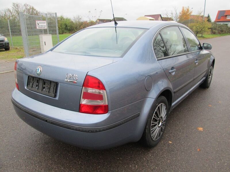 Gebraucht Skoda Superb Classic 131 PS (96 kW) 2003 Blau Limousine