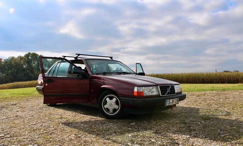 Rot Gebraucht 1991 Volvo 940 Limousine | 3.990 € - Bild 1/4