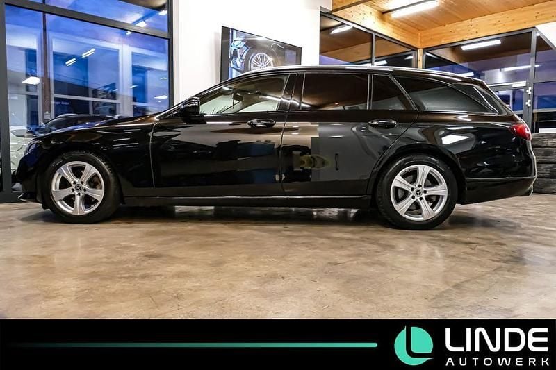 Gebraucht Mercedes E220 Avantgarde 194 PS (142 kW) 2018 Schwarz Limousine