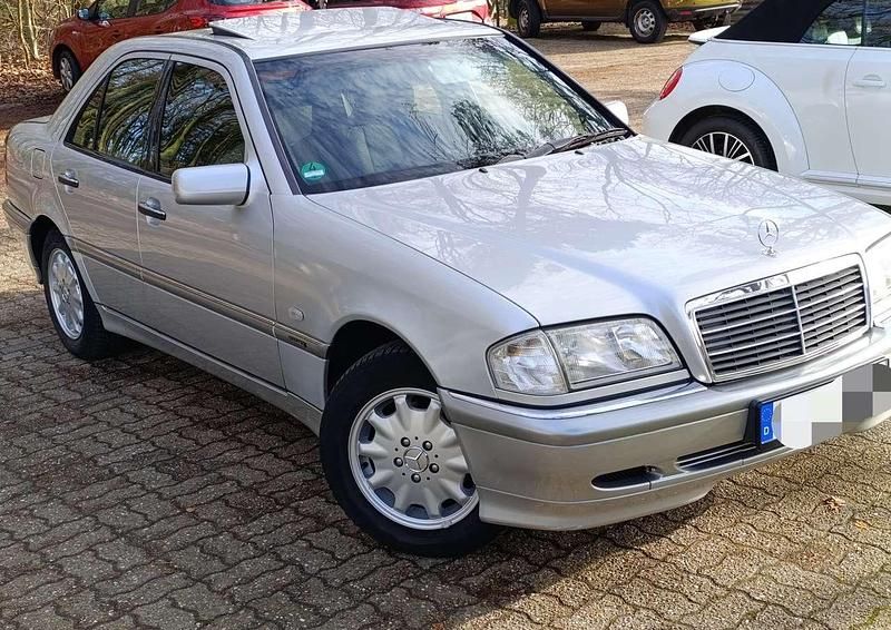 Second-hand Mercedes C180 Elegance 122 CP (89 kW) 1999 Argintiu Berlinǎ