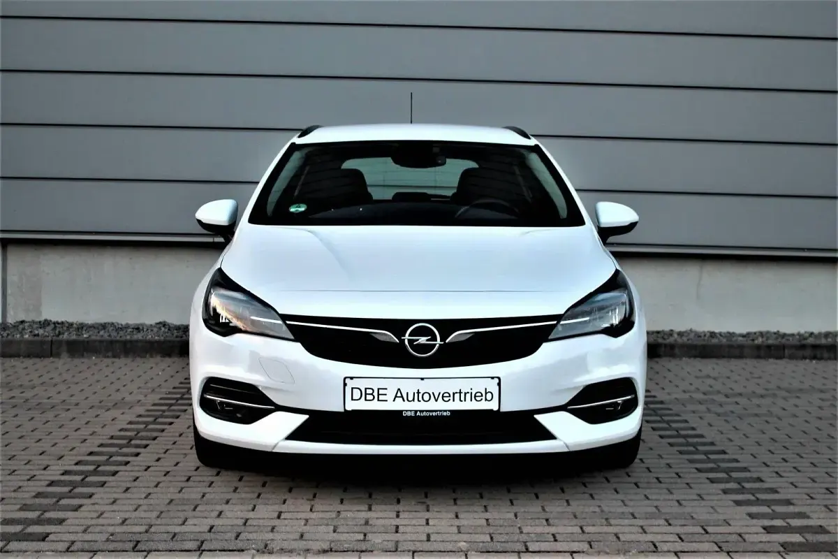 Gebraucht Opel Astra Edition 110 PS (80 kW) 2019 Weiß Kombi