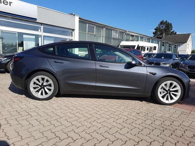 Uusi Tesla Model 3 366 kW (498 HP) 2025 Hopea Sedan