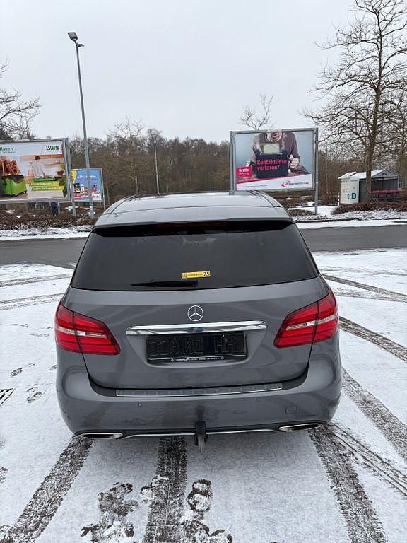 Gebraucht Mercedes B220 177 PS (130 kW) 2016 Grau Van / Kleinbus