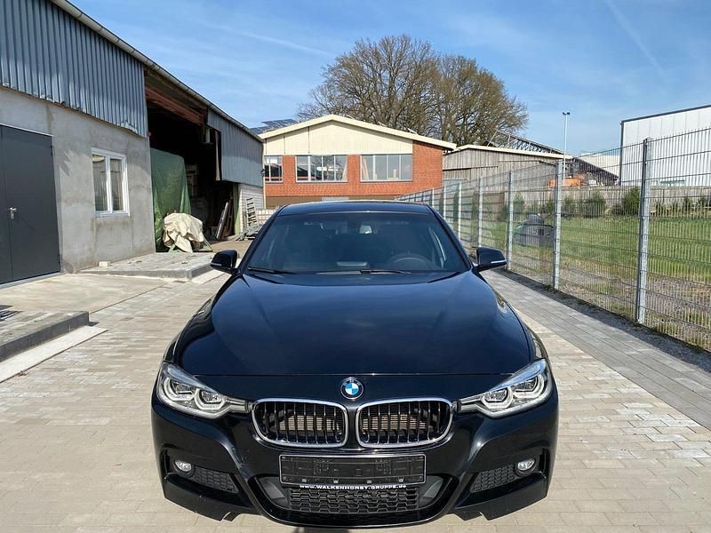 Schwarz Gebraucht 2016 BMW 320 M Sport Limousine | 14.250 € (Superpreis) - Bild 1/4