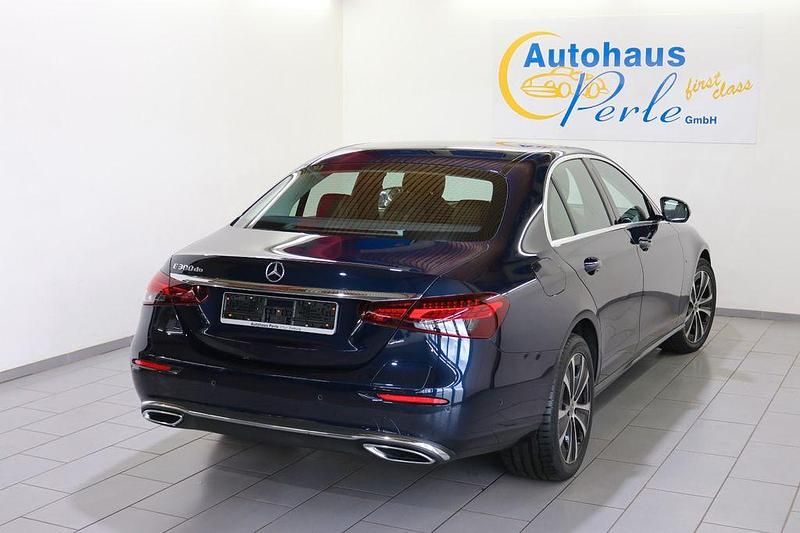 Gebraucht Mercedes E300 Avantgarde 194 PS (142 kW) 2020 Cavansitblau  metalliclack Limousine