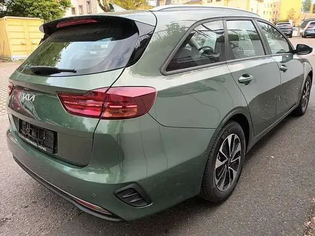 Neu Kia Ceed 140 PS (102 kW) 2026 Grün Kleinwagen