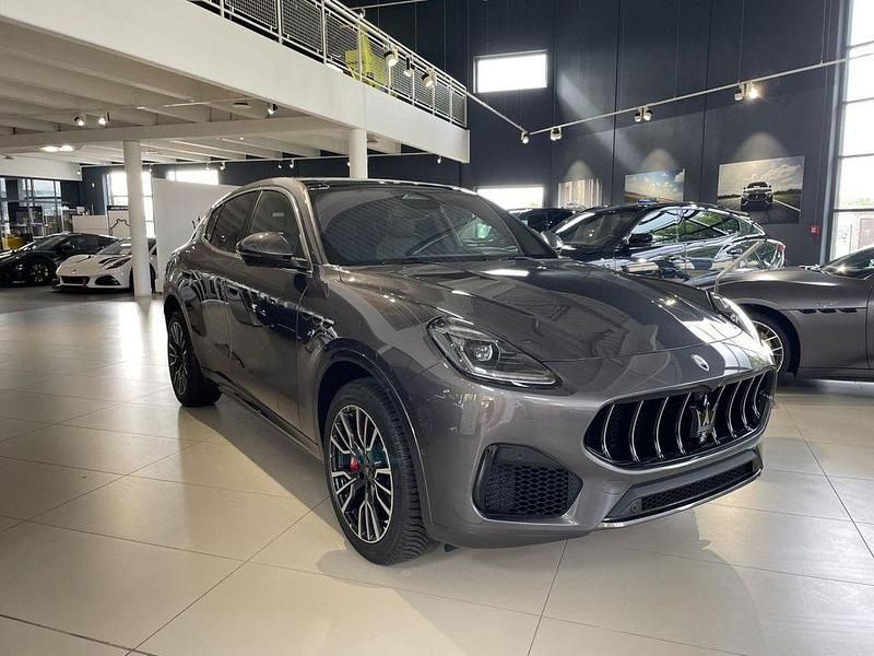 Neu Maserati Grecale 330 PS (242 kW) 2025 Silber SUV