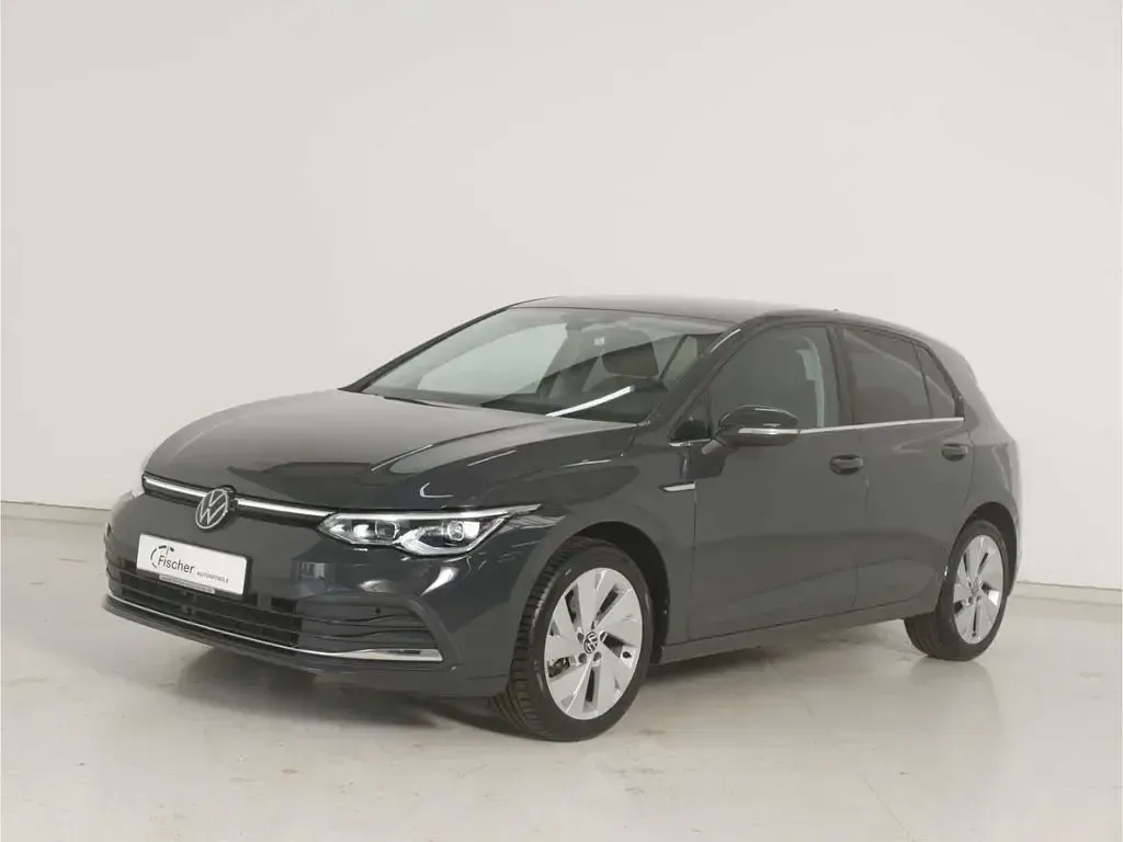 Gebraucht VW Golf VIII Style 150 PS (110 kW) 2023 Grau Limousine