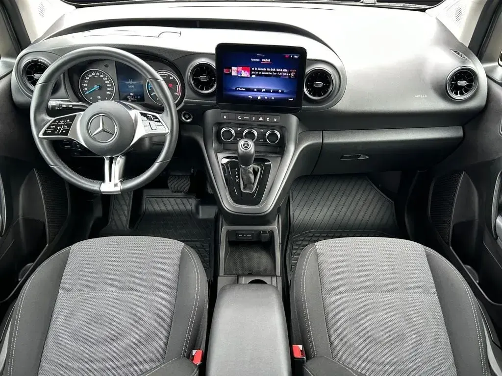 Gebraucht Mercedes eCitan 89 kW (122 PS) 2025 Helvinsilber metallic Kombi