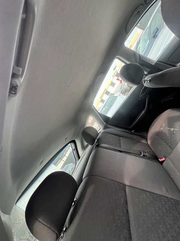Usata Ford Focus 75 CV (55 kW) 2003 Blu Berlina