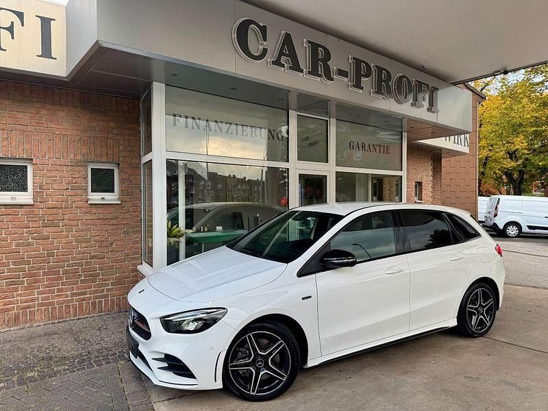 Polarweiss unilack Gebraucht 2020 Mercedes B250e AMG line Van / Kleinbus | 19.890 € (Guter Preis) - Bild 1/4