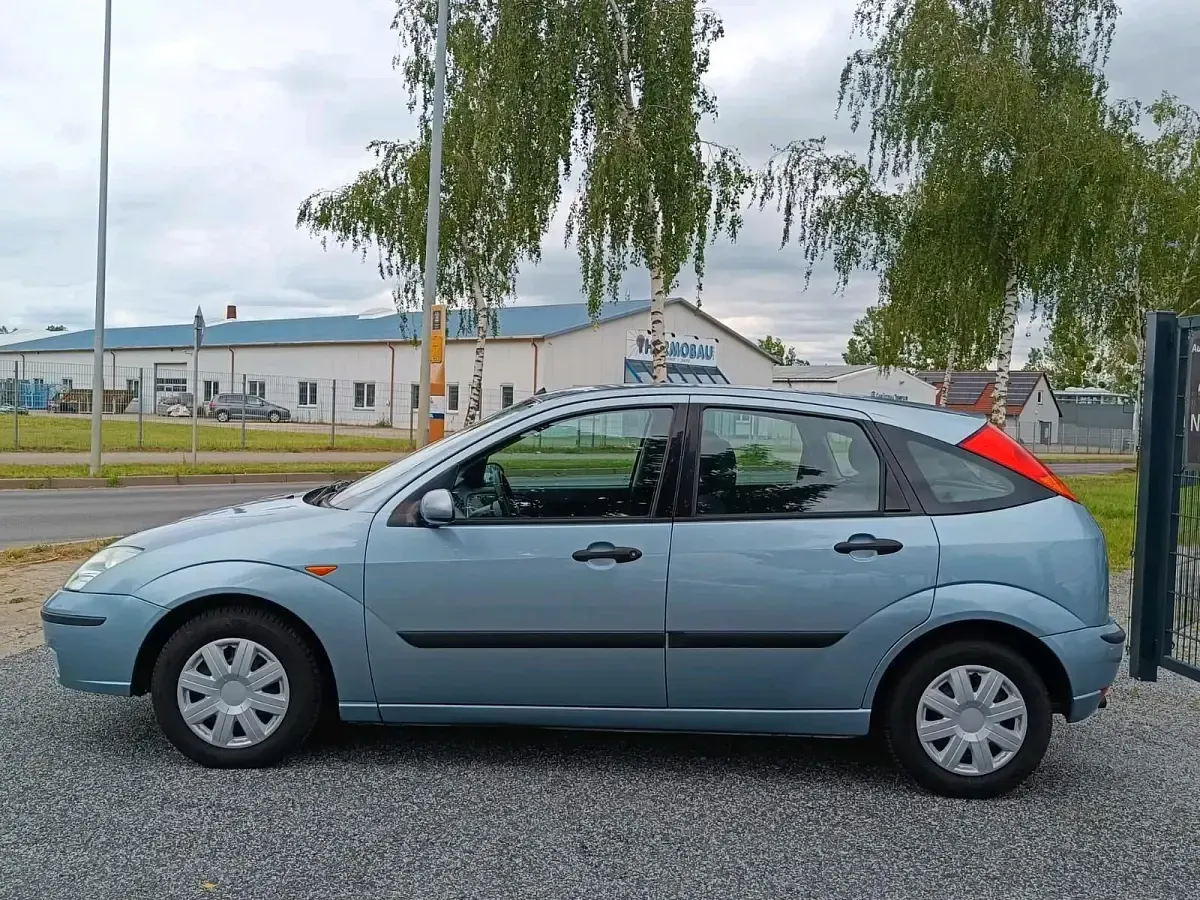Gebraucht Ford Focus 101 PS (74 kW) 2004 Blau Limousine