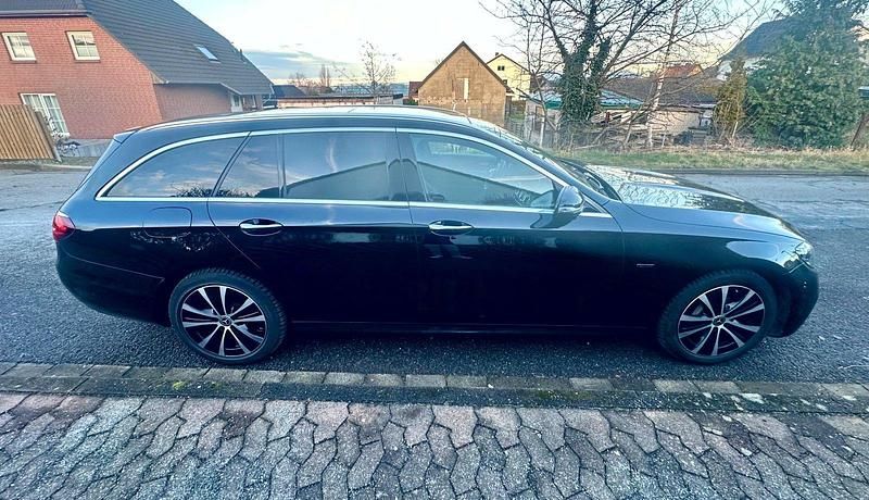 Gebraucht Mercedes E300 AMG 306 PS (225 kW) 2020 Schwarz Kombi