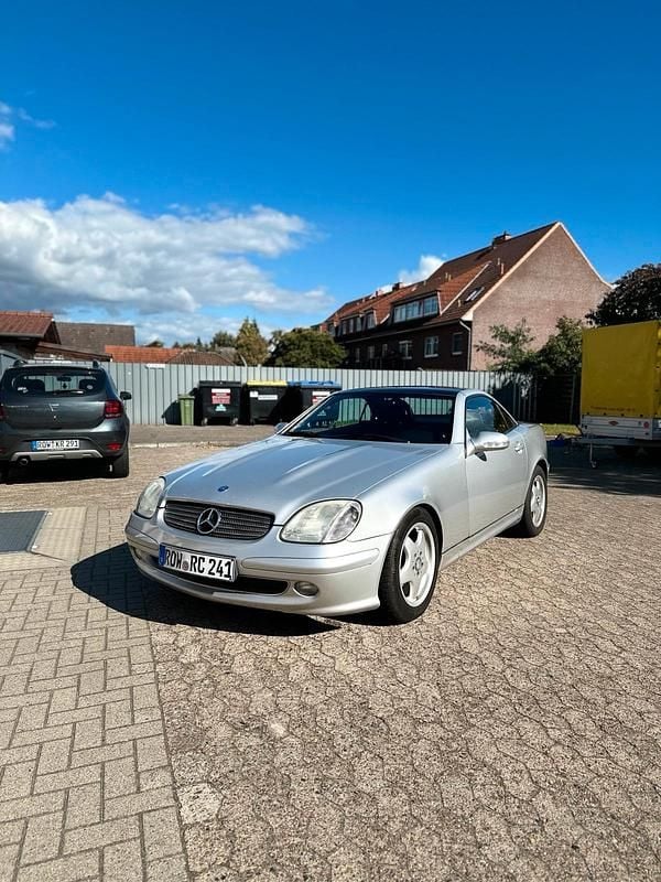 Silber Gebraucht 2002 Mercedes SLK200 Cabrio | 3.000 € - Bild 1/4
