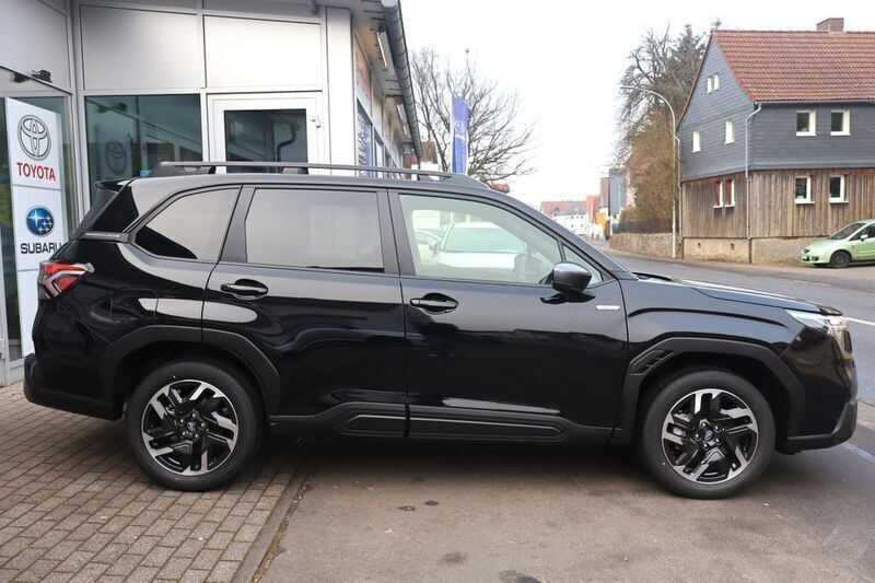 Neu Subaru Forester Exclusive+ 150 PS (110 kW) 2025 Schwarz SUV