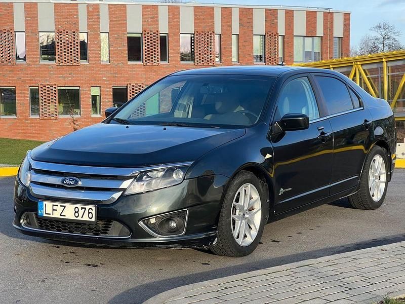 Grün Gebraucht 2010 Ford Fusion Limousine | 2.900 € - Bild 1/4