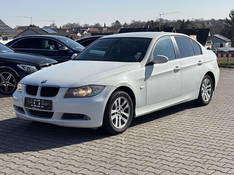 Gebraucht BMW 318 143 PS (105 kW) 2010 Alpinweiss iii Limousine