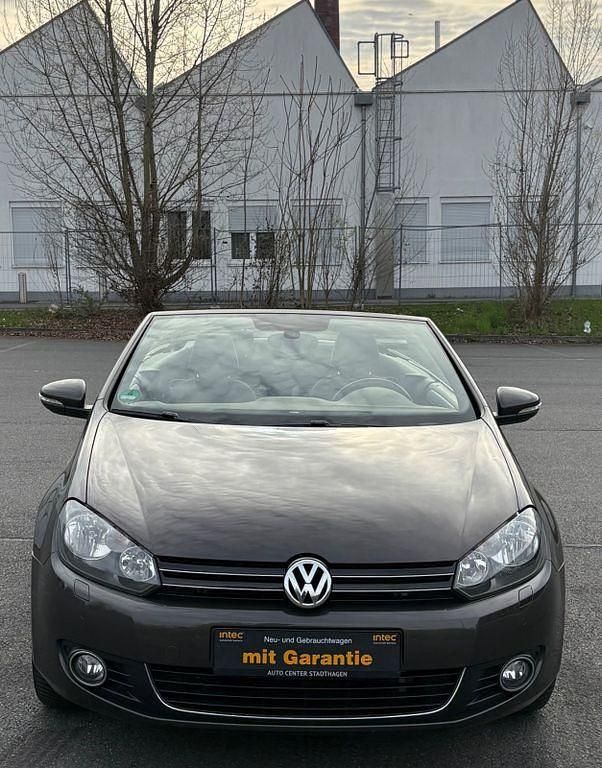 Gebraucht VW Golf VII Basis 105 PS (77 kW) 2014 Rot Cabrio