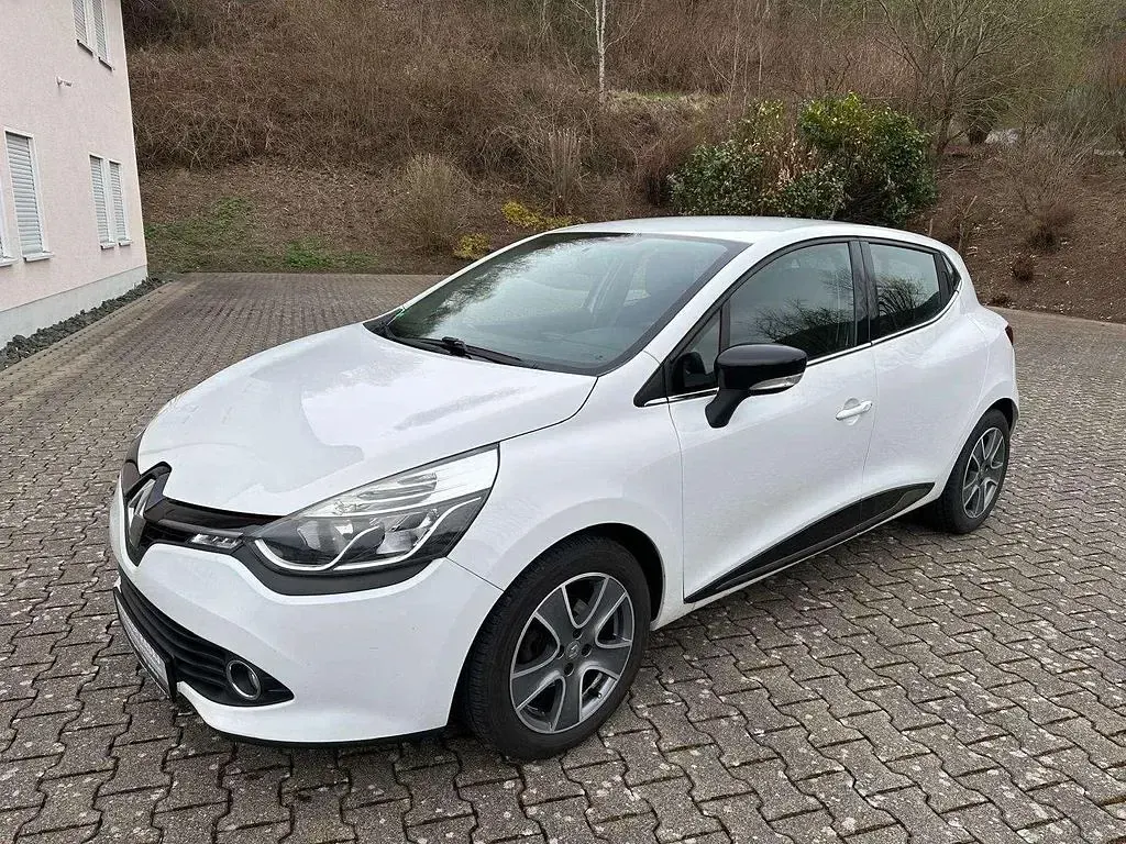 Gebraucht Renault Clio Expression 90 PS (66 kW) 2015 Weiß Limousine