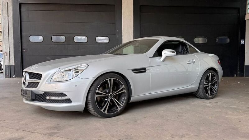 Silber Gebraucht 2011 Mercedes SLK250 Cabrio | 18.900 € (Fairer Preis) - Bild 1/4