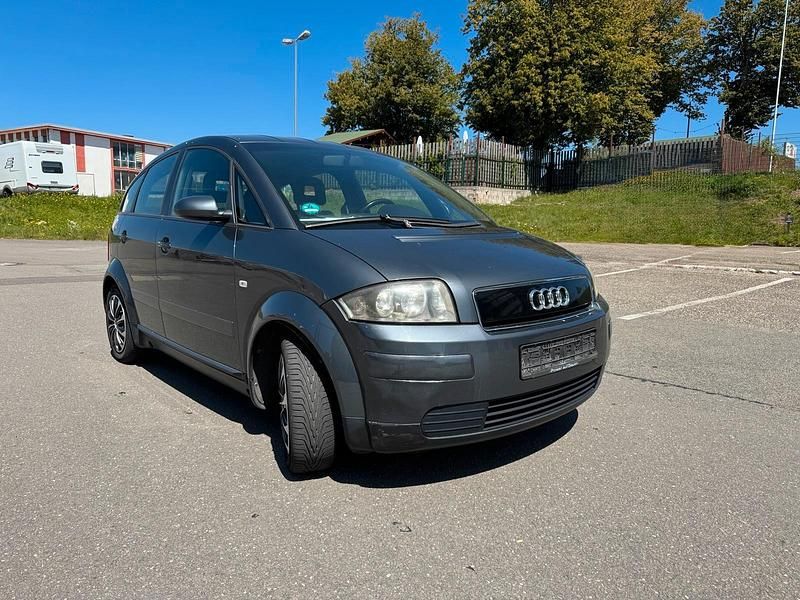 Grau Gebraucht 2002 Audi A2 Kleinwagen | 1.050 € (Superpreis) - Bild 1/4