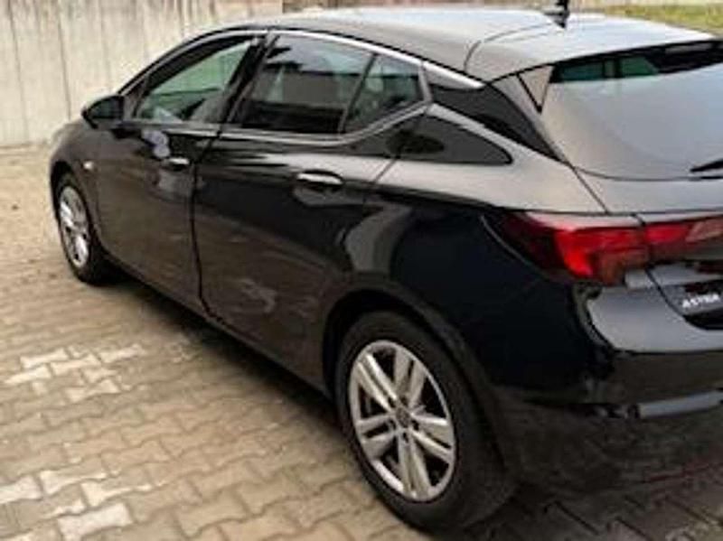 Używany Opel Astra Elegance 122 KM (89 kW) 2020 Czarny Sedan/Limuzyna
