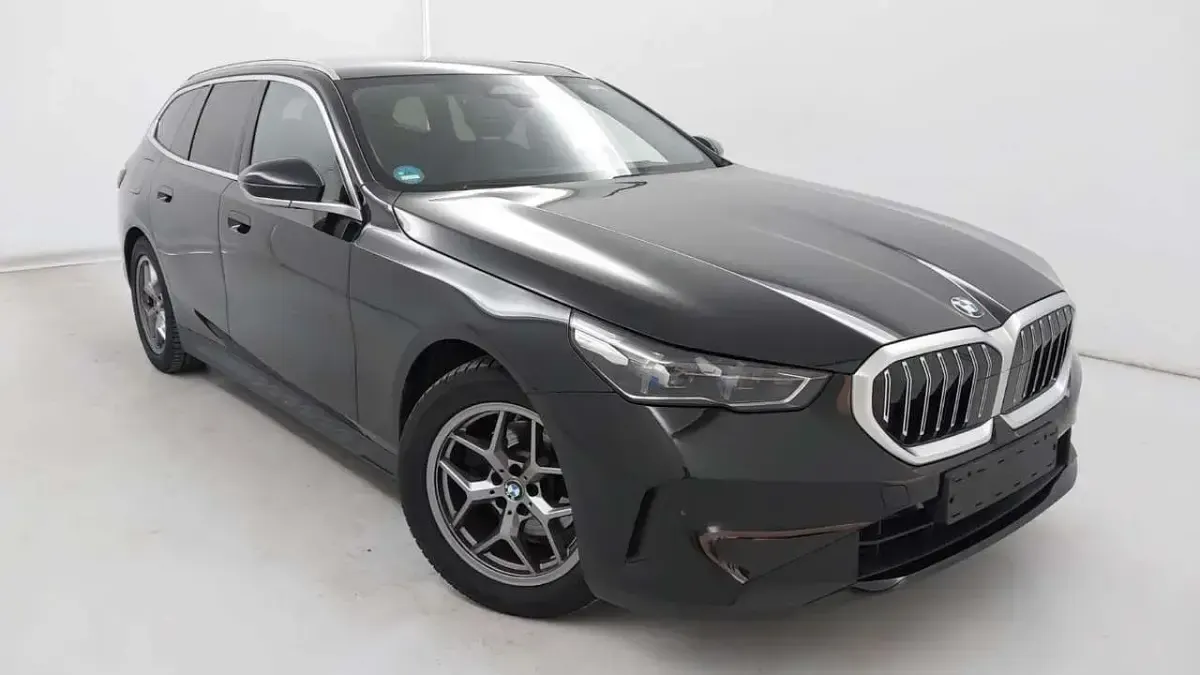Używany BMW 520 197 KM (144 kW) 2024 Czarny Kombi