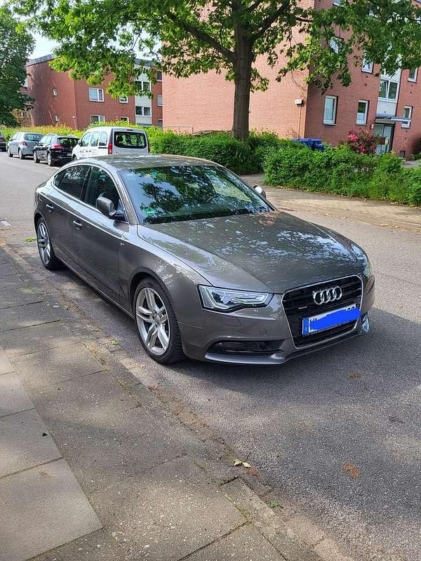 Grau Gebraucht 2015 Audi A5 Sportback S-Line Coupé | 17.199 € (Fairer Preis) - Bild 1/4