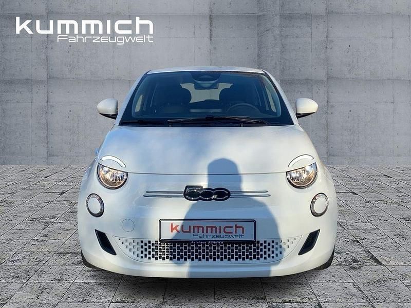 Gebraucht Fiat 500e Icon 86 kW (118 PS) 2023 Weiß Limousine
