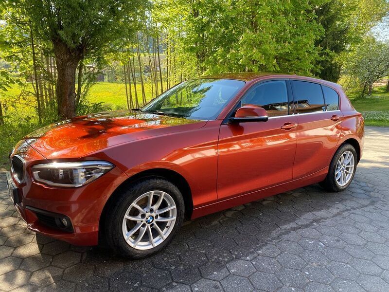 Orange Gebraucht 2019 BMW 118 Advantage Kleinwagen | 14.500 € (Guter Preis) - Bild 1/4