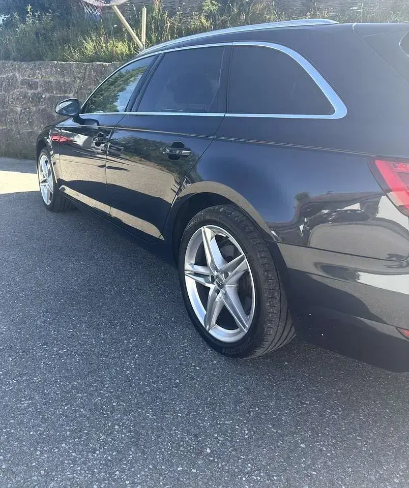Gebraucht Audi A4 Sport 190 PS (139 kW) 2017 Blau Kombi