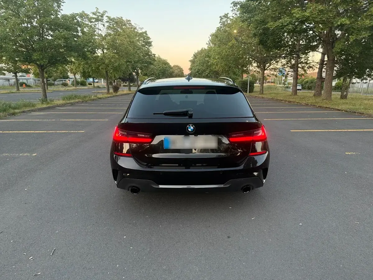 Gebraucht BMW 320 Shadowline 190 PS (139 kW) 2019 Schwarz Kombi
