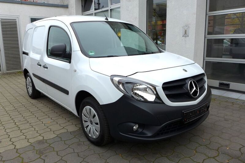 Arktikweiss Gebraucht 2021 Mercedes Citan 109 Van / Kleinbus | 9.990 € (Superpreis) - Bild 1/4