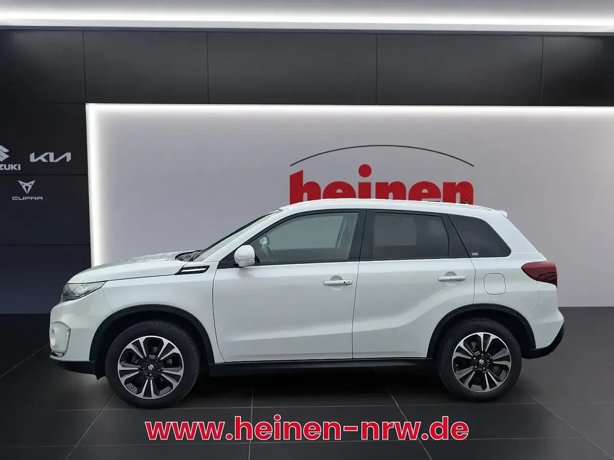 Gebraucht Suzuki Vitara Comfort+ 129 PS (94 kW) 2022 Weiß SUV