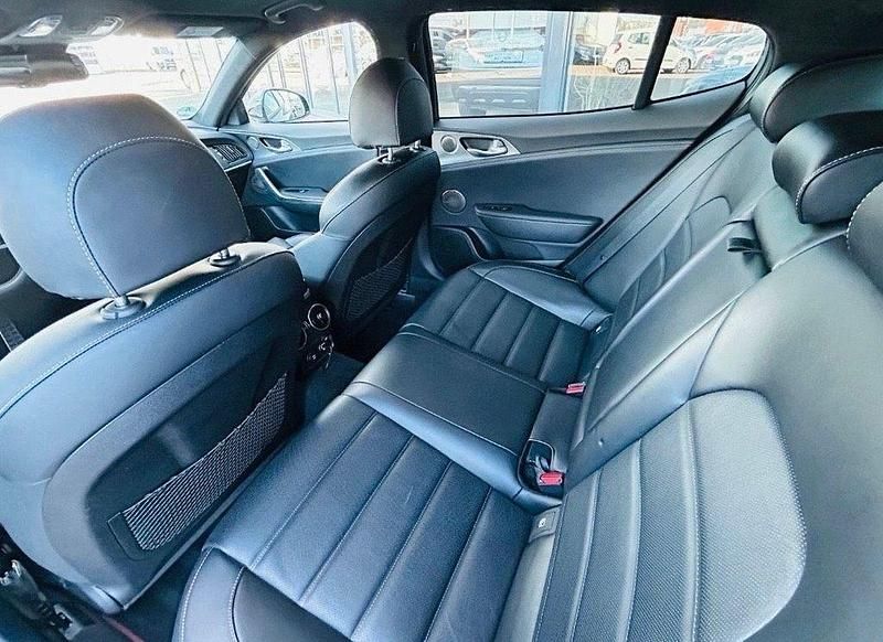 Gebraucht Kia Stinger GT 366 PS (269 kW) 2020 Schwarz Kleinwagen