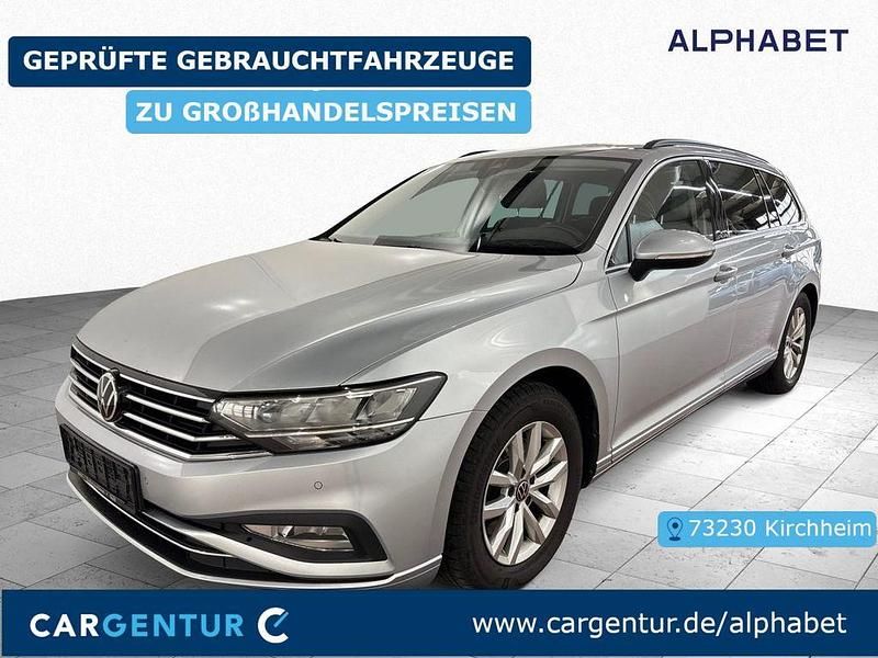Reflexsilber Gebraucht 2021 VW Passat Business Kombi | 16.997 € (Fairer Preis) - Bild 1/2