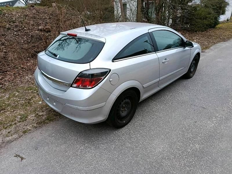 Gebraucht Opel Astra GTC Cosmo 125 PS (91 kW) 2006 Silber Coupé