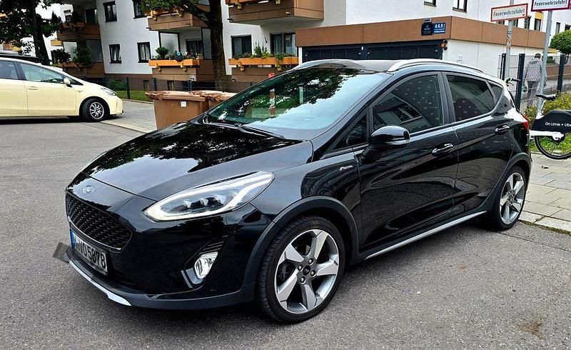 Schwarz Gebraucht 2018 Ford Fiesta Active Limousine | 13.590 € - Bild 1/4