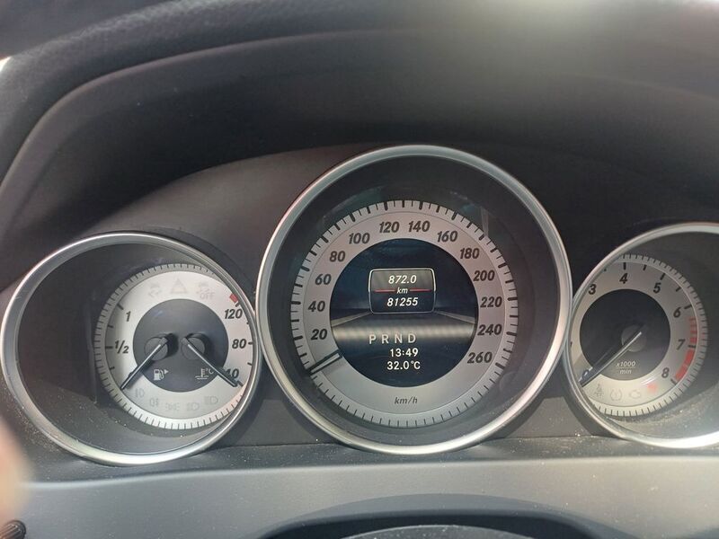 Grau Gebraucht 2013 Mercedes C200 Coupé | 16.000 € (Fairer Preis) - Bild 1/4