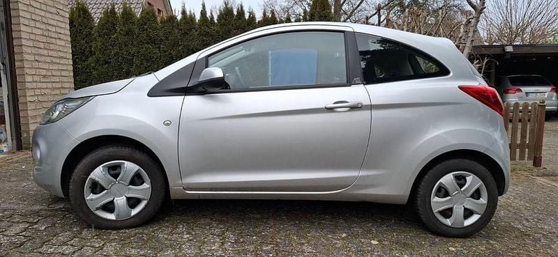 Gebraucht Ford Ka Ambiente 69 PS (50 kW) 2012 Silber Kleinwagen