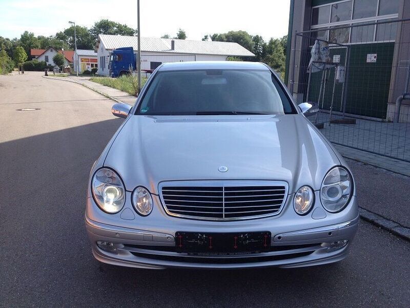 Gebraucht Mercedes E500 Avantgarde 306 PS (225 kW) 2002 Silber metallic Limousine