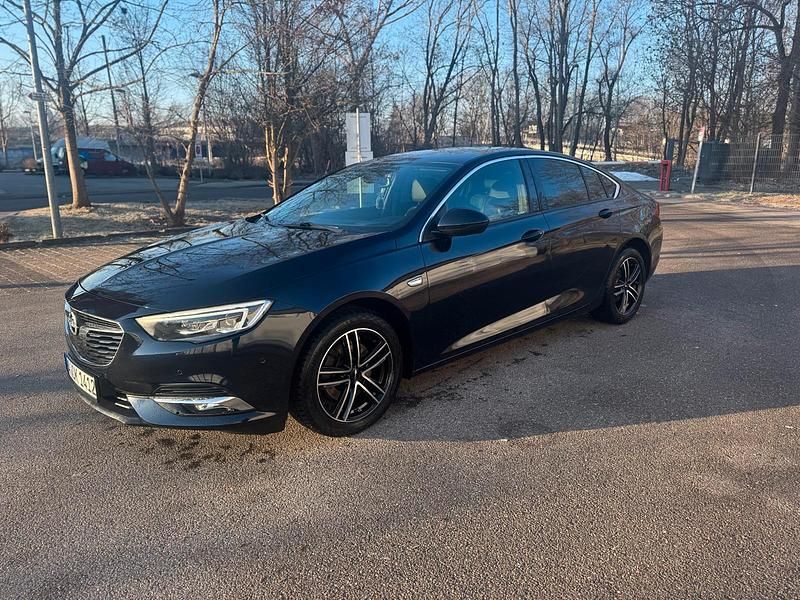 Blau Gebraucht 2017 Opel Insignia Dynamic Limousine | 13.000 € (Fairer Preis) - Bild 1/4