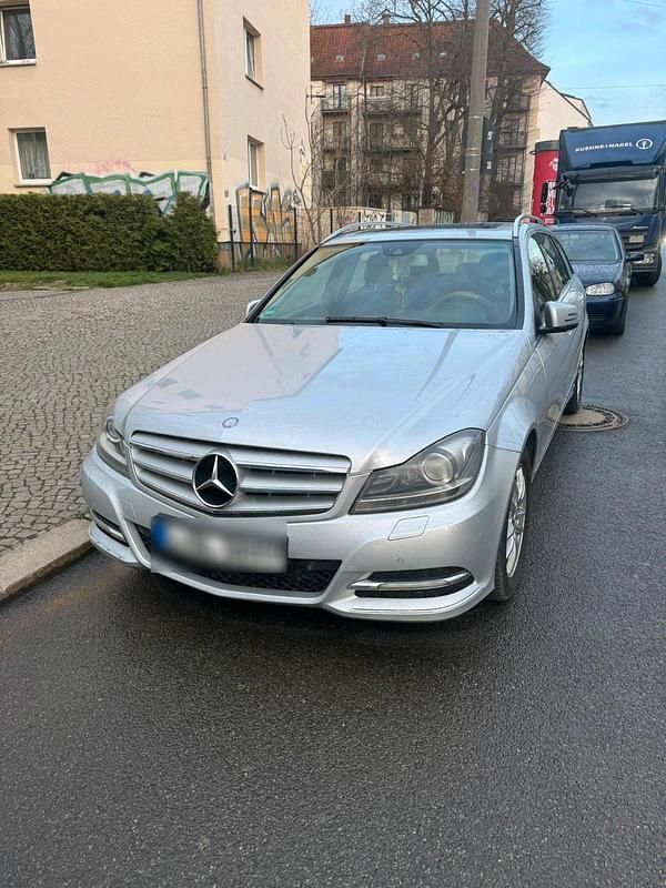 Gebraucht Mercedes C220 173 PS (127 kW) 2012 Grau Kombi
