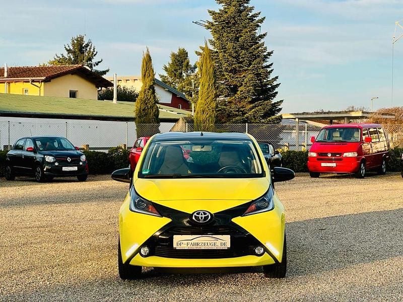 Gebraucht Toyota Aygo X-cite 69 PS (50 kW) 2016 Dynamic yellow Kleinwagen